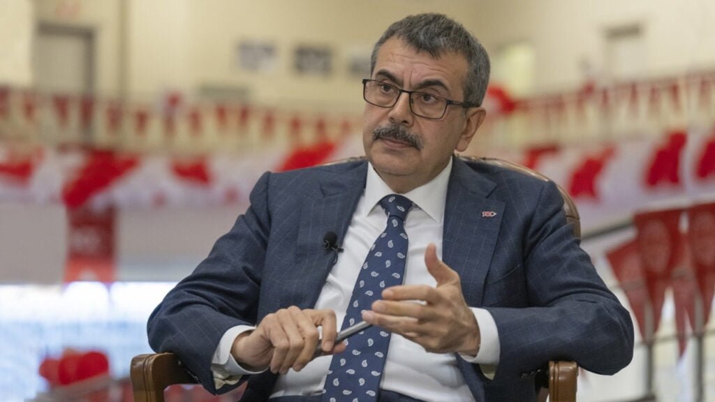 Bakan Yusuf Tekin Öğretmen Atamalarında 550 Saatlik Milli Eğitim Şartını Duyurdu