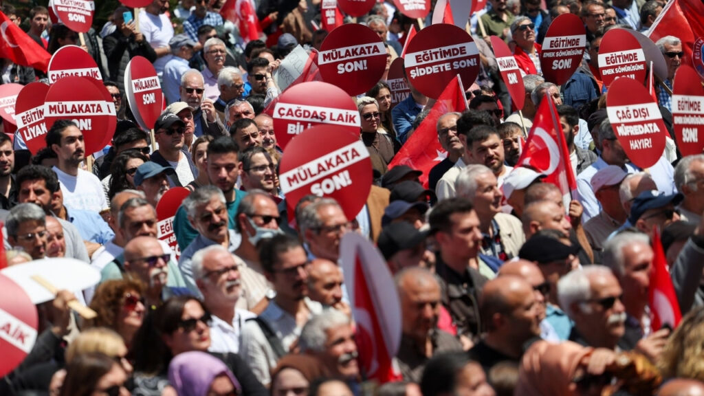 CHP Türkiye'nin İlk Eğitim Mitingini Yaptı