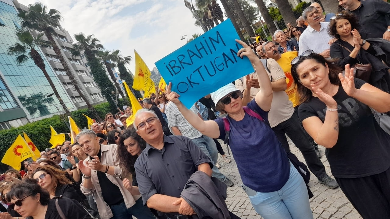 Öğretmenlerden 10 Mayıs günü eylem yaptı